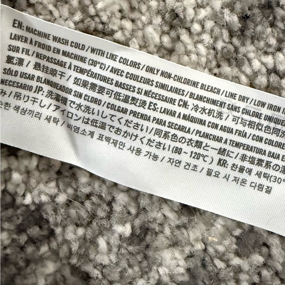 NWT Abercrombie Lemon Print Women's Top - Size: Small - Picture 5 of 6